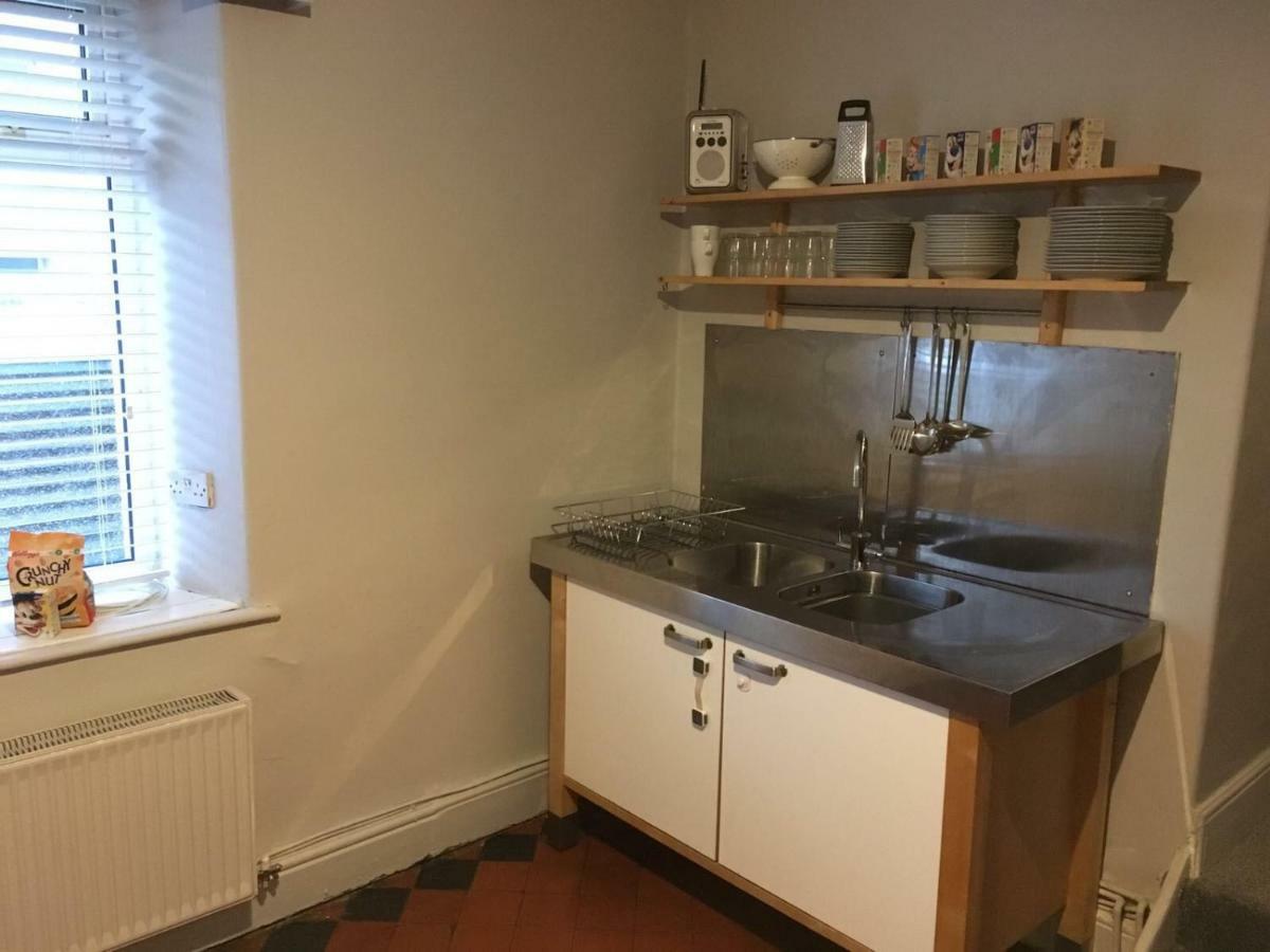 @33 Fab Townhouse Villa Holyhead Exteriör bild