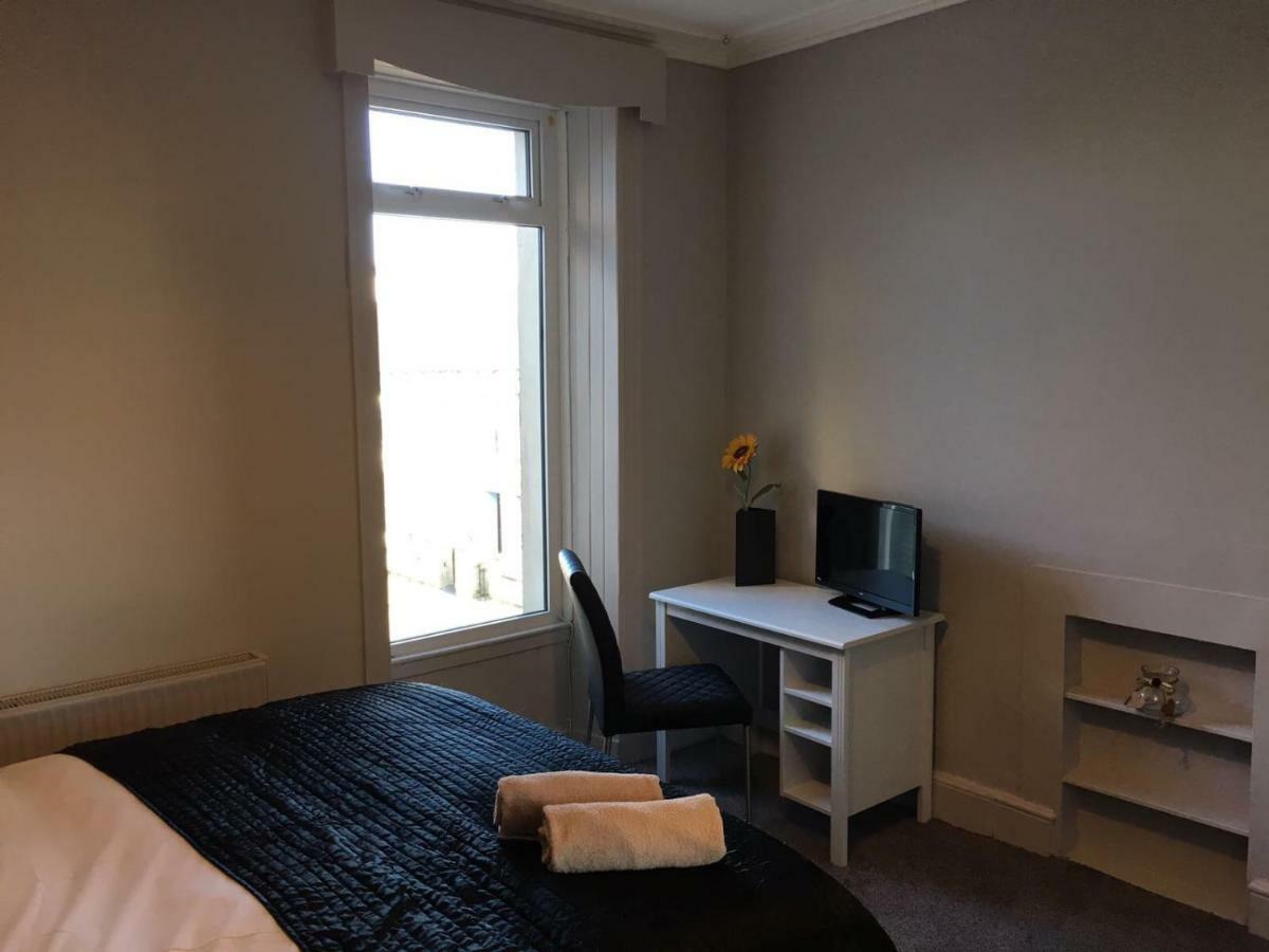 @33 Fab Townhouse Villa Holyhead Exteriör bild